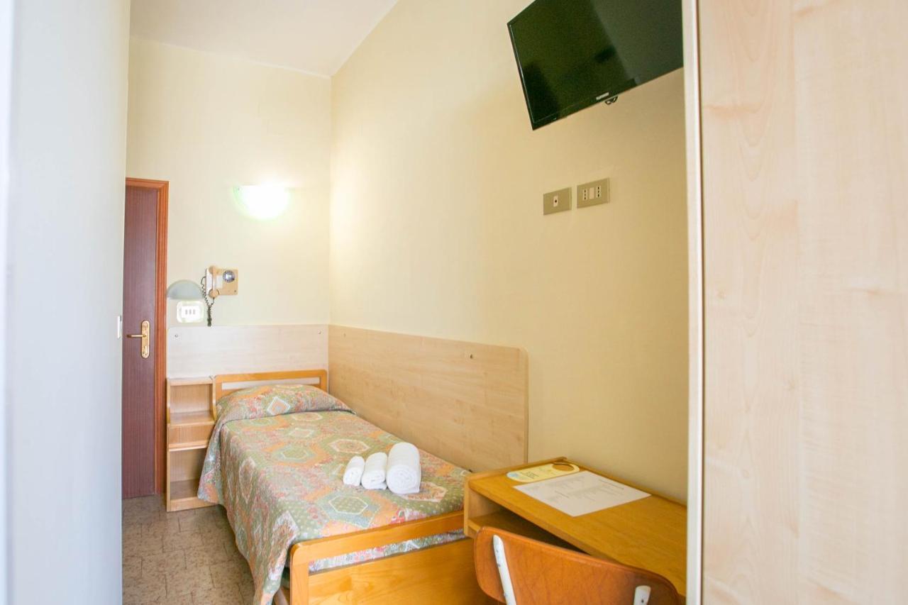 Hotel Ischia Rimini Exteriör bild