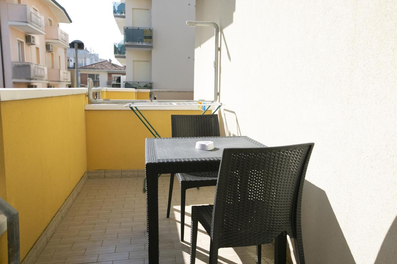 Hotel Ischia Rimini Exteriör bild