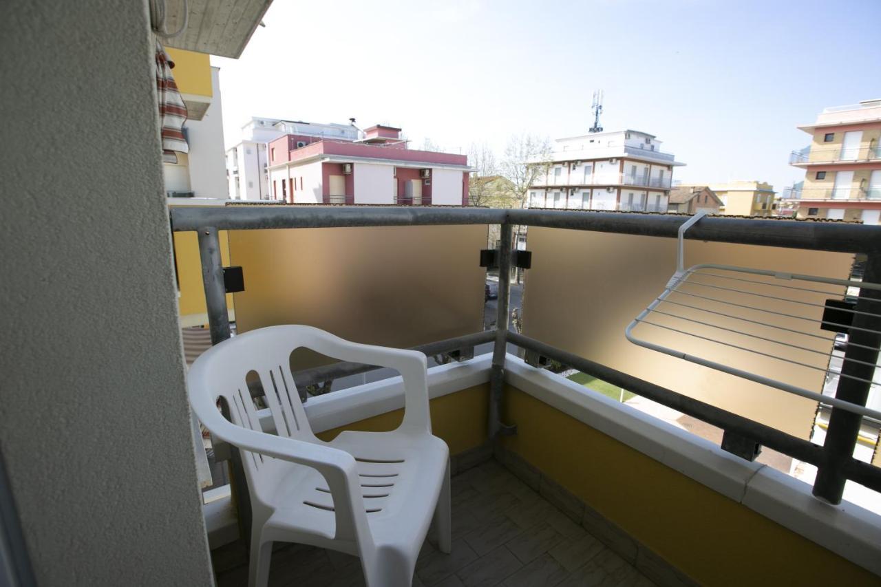 Hotel Ischia Rimini Exteriör bild
