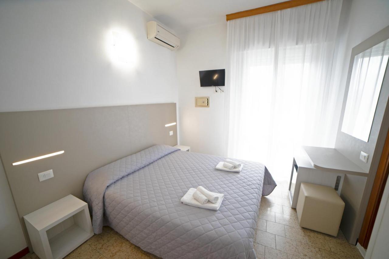 Hotel Ischia Rimini Exteriör bild