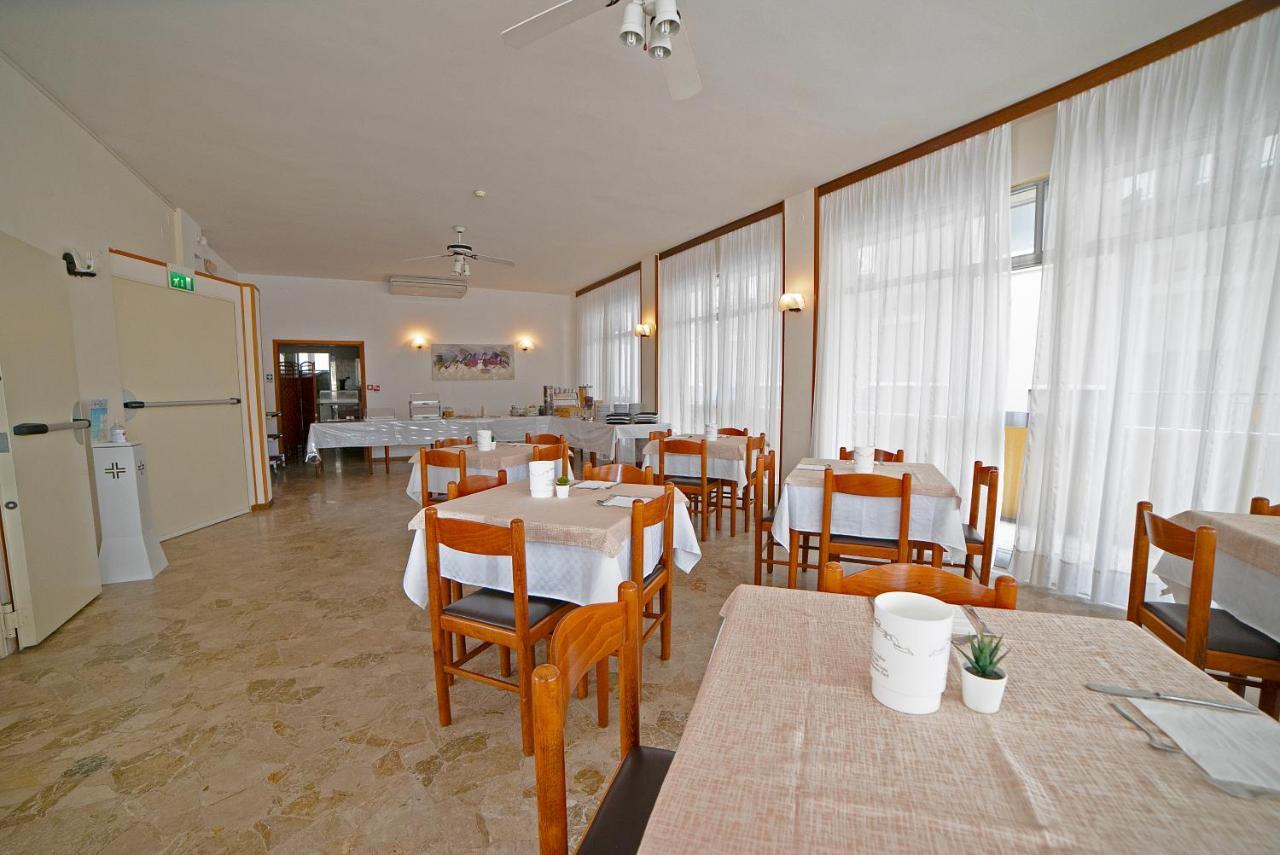 Hotel Ischia Rimini Exteriör bild